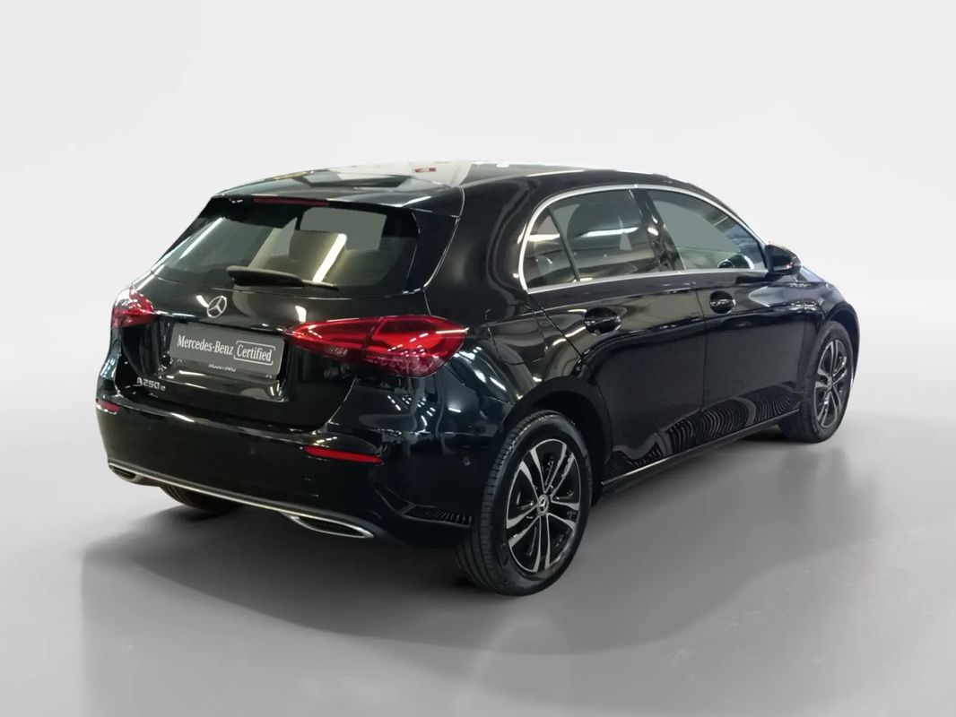 mercedes-benz-classe-a-2024-hibrido-a-gasolina-1332cc