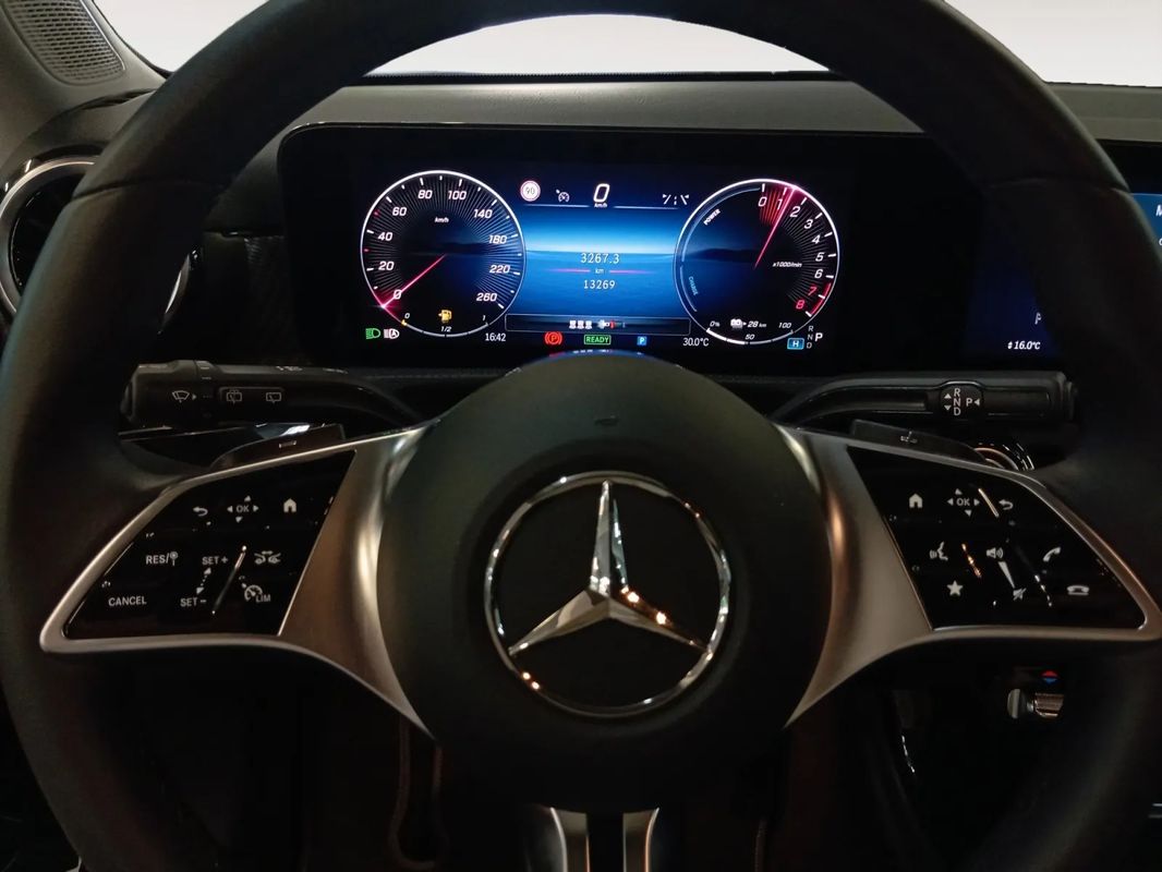 mercedes-benz-classe-a-2024-hibrido-a-gasolina-1332cc