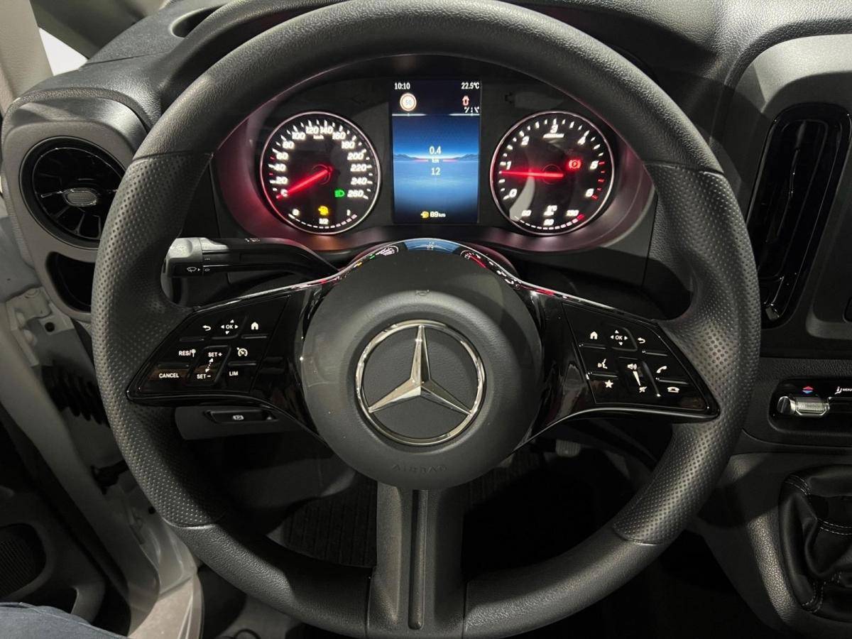 mercedes-benz-vito-2025-diesel-1950cc