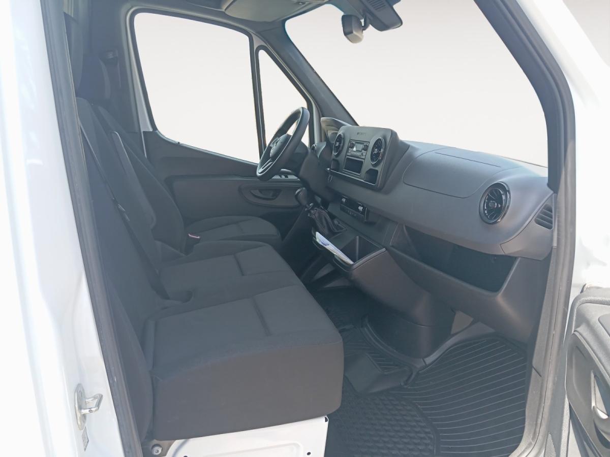 mercedes-benz-sprinter-2023-diesel-1950cc