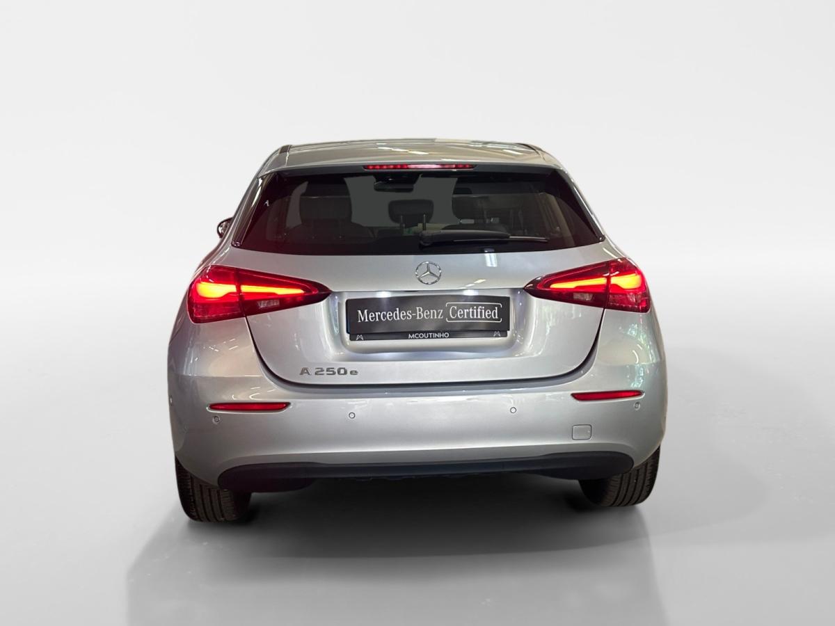 mercedes-benz-classe-a-2024-hibrido-a-gasolina-1332cc