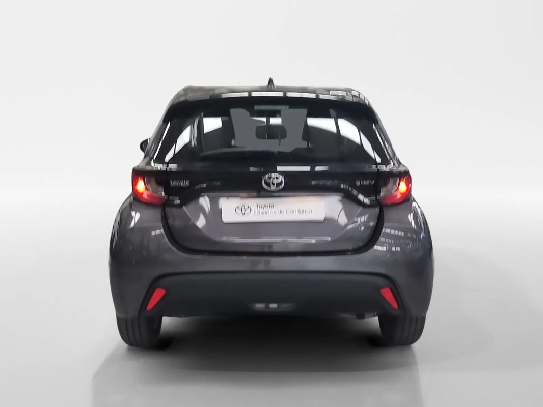 toyota-yaris-2024-hibrido-a-gasolina-1490cc