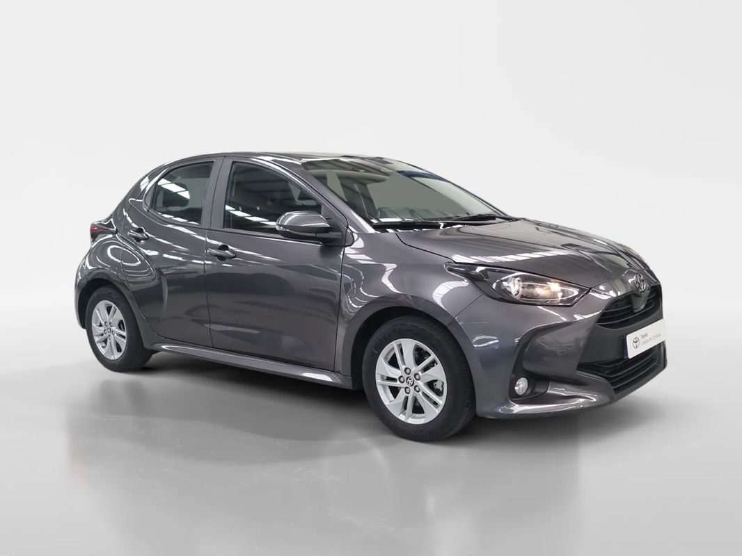 toyota-yaris-2024-hibrido-a-gasolina-1490cc