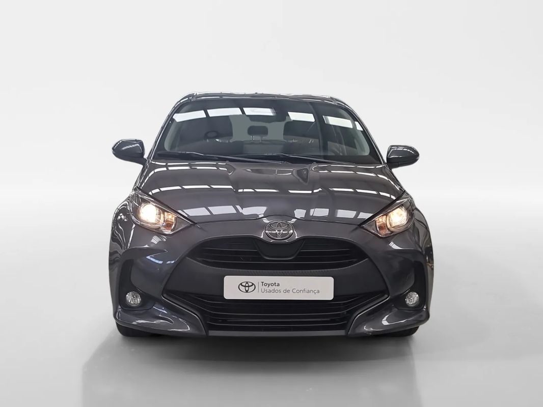 toyota-yaris-2024-hibrido-a-gasolina-1490cc