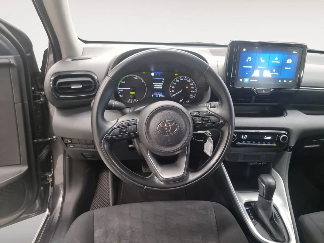 toyota-yaris-2024-hibrido-a-gasolina-1490cc