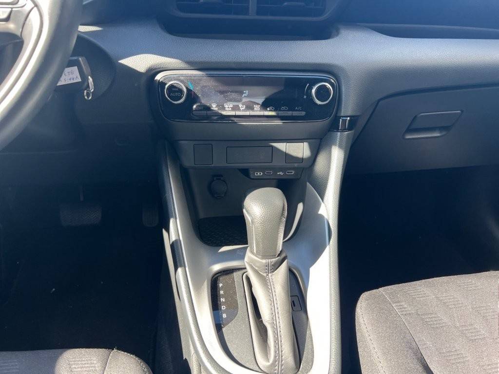 toyota-yaris-2024-gasolina-1490cc