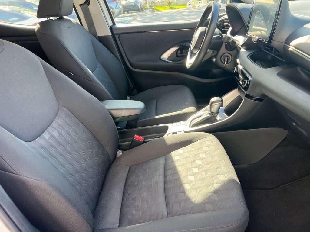 toyota-yaris-2024-gasolina-1490cc
