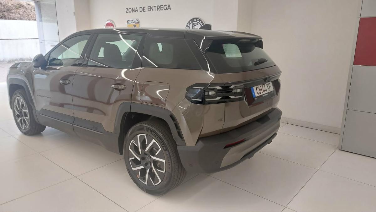 jeep-compass-2026-hibrido-a-gasolina-1596cc