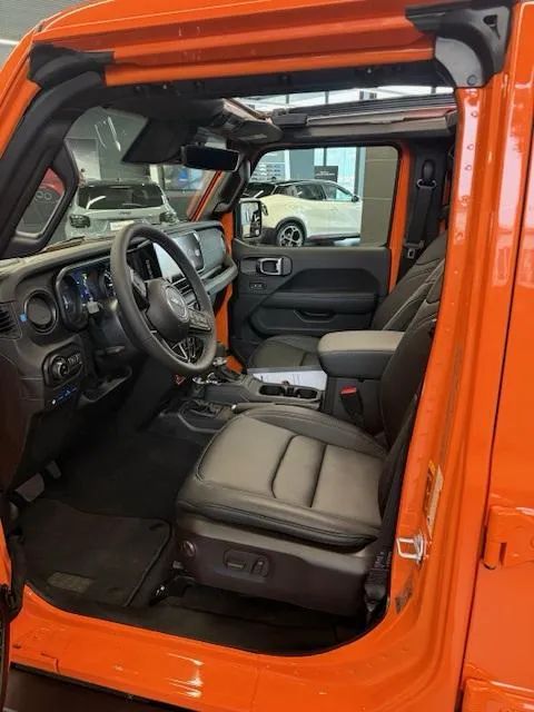jeep-wrangler-2025-hibrido-a-gasolina-1995cc