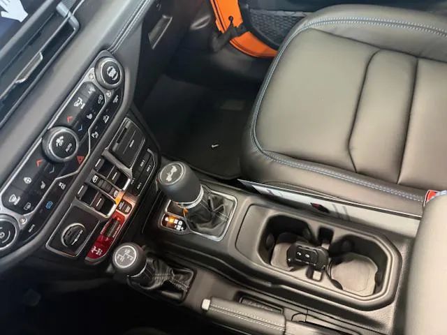 jeep-wrangler-2025-hibrido-a-gasolina-1995cc
