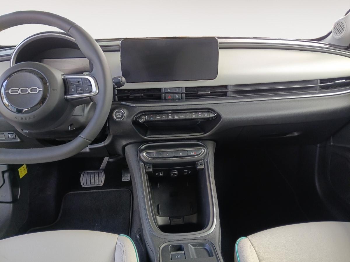 fiat-600-2024-gasolina-1199cc