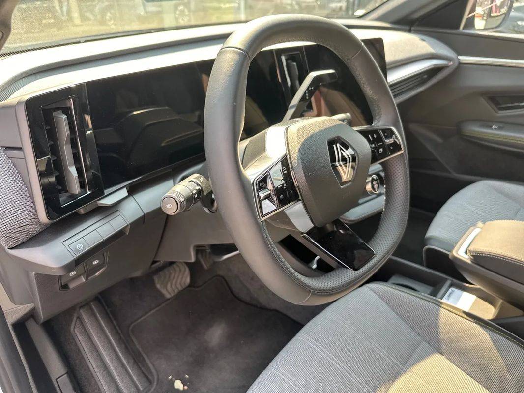 renault-megane-e-tech-2024-eletrico-0cc
