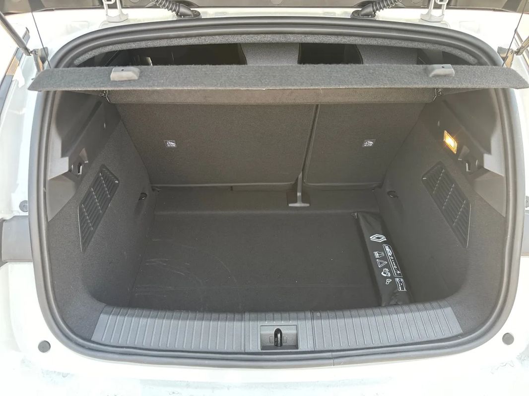 renault-megane-e-tech-2024-eletrico-0cc