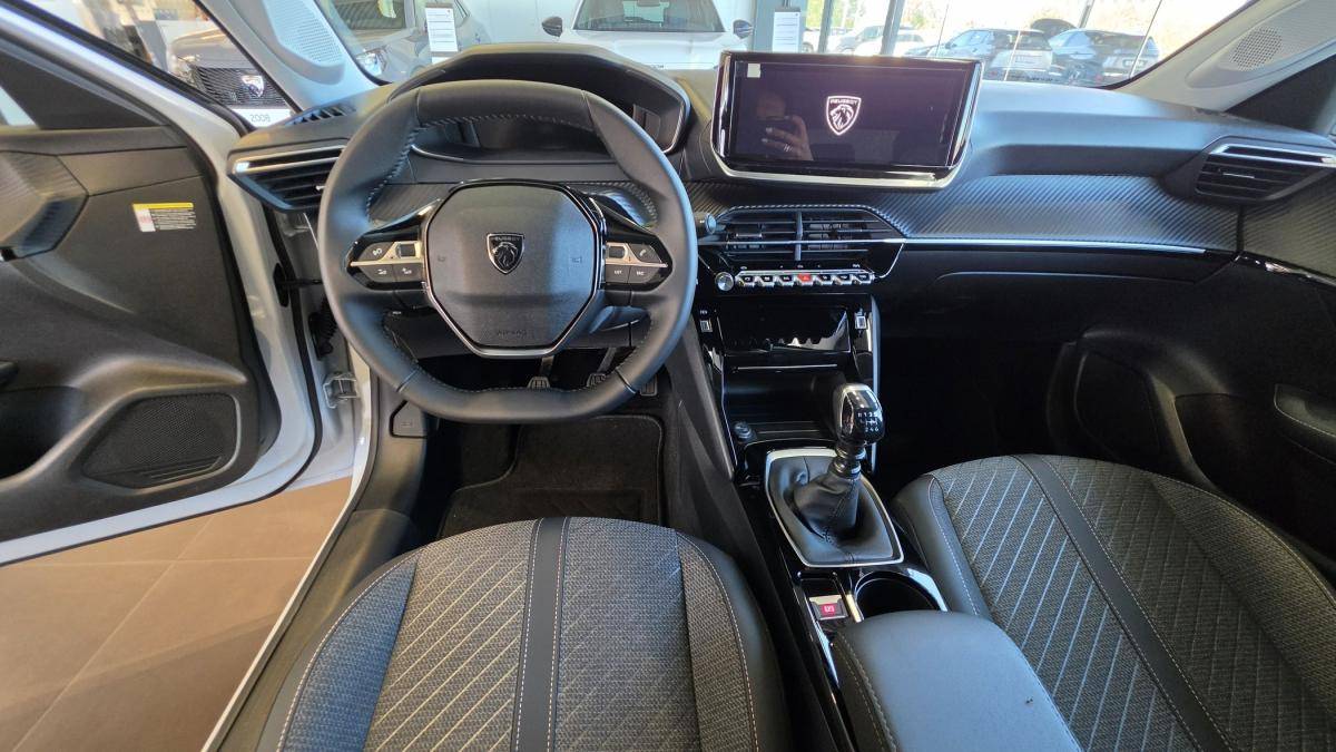 peugeot-208-2026-gasolina-1199cc