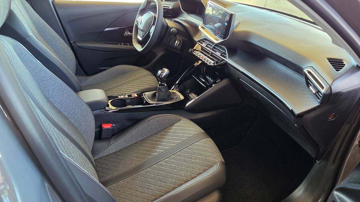 peugeot-208-2026-gasolina-1199cc