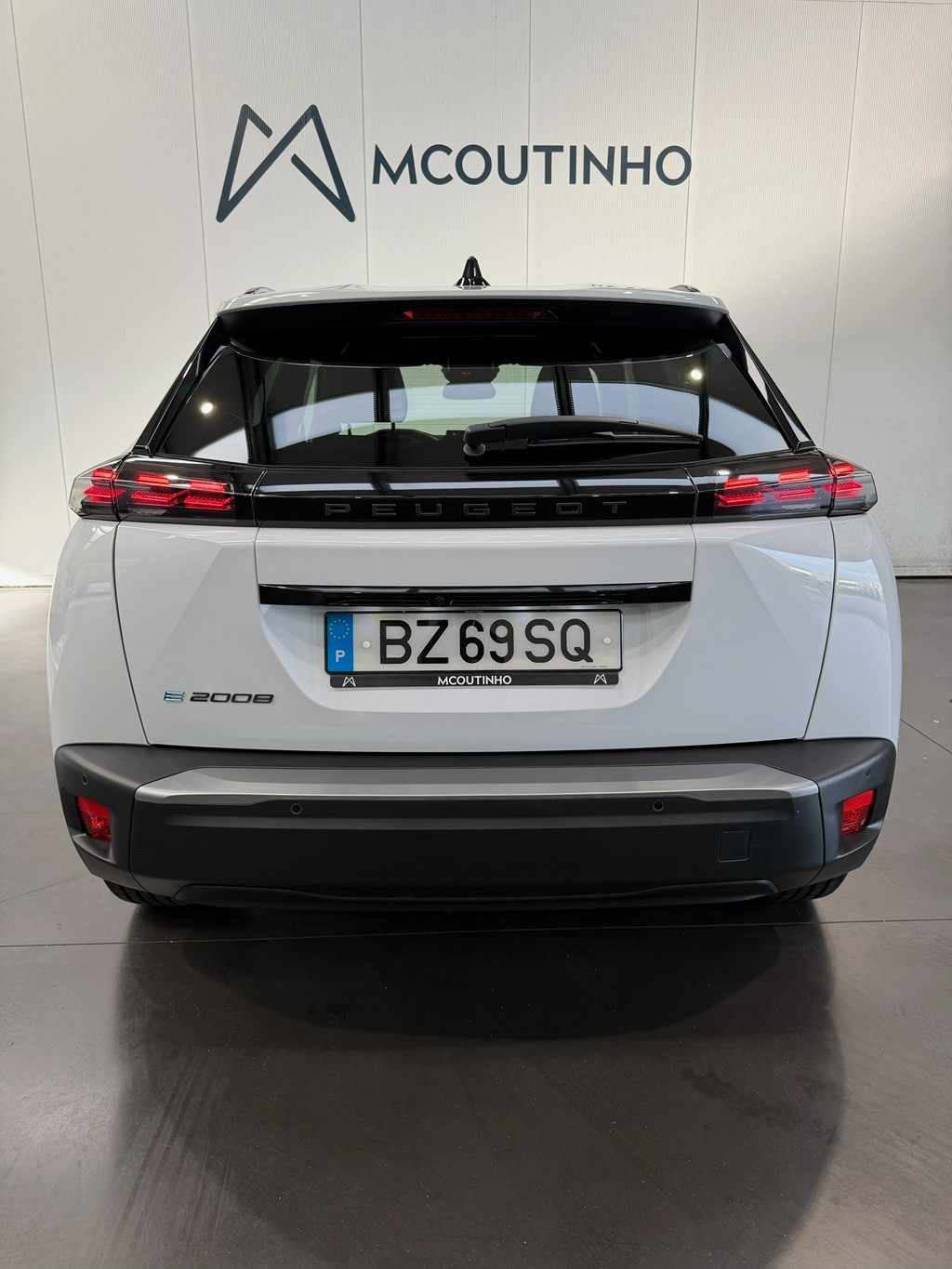peugeot-2008-2025-eletrico-0cc