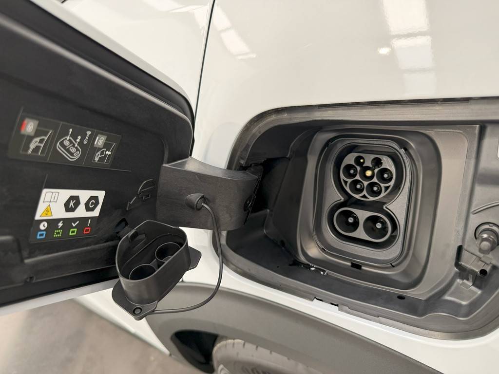 peugeot-2008-2025-eletrico-0cc