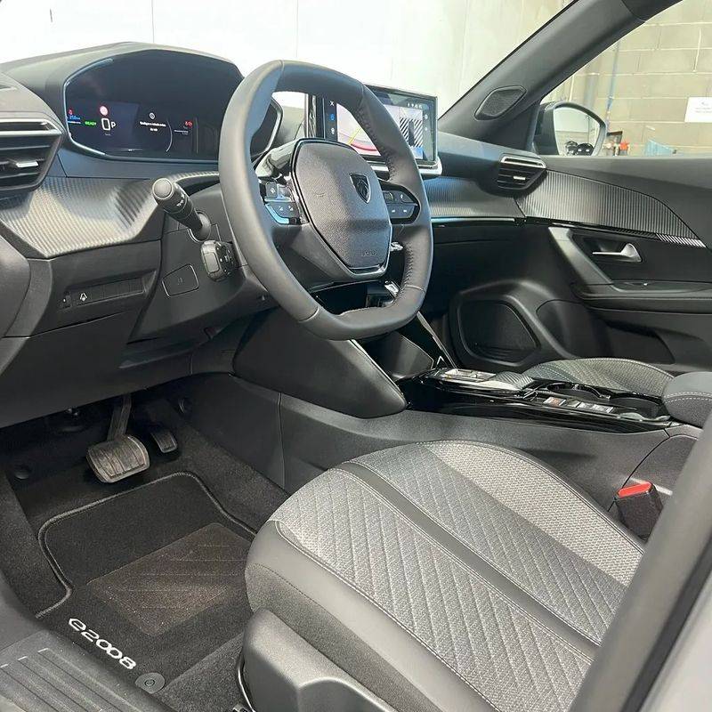 peugeot-2008-2025-eletrico-0cc