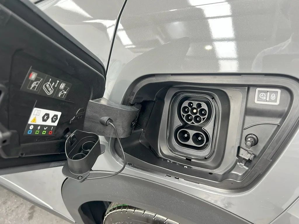 peugeot-2008-2025-eletrico-0cc