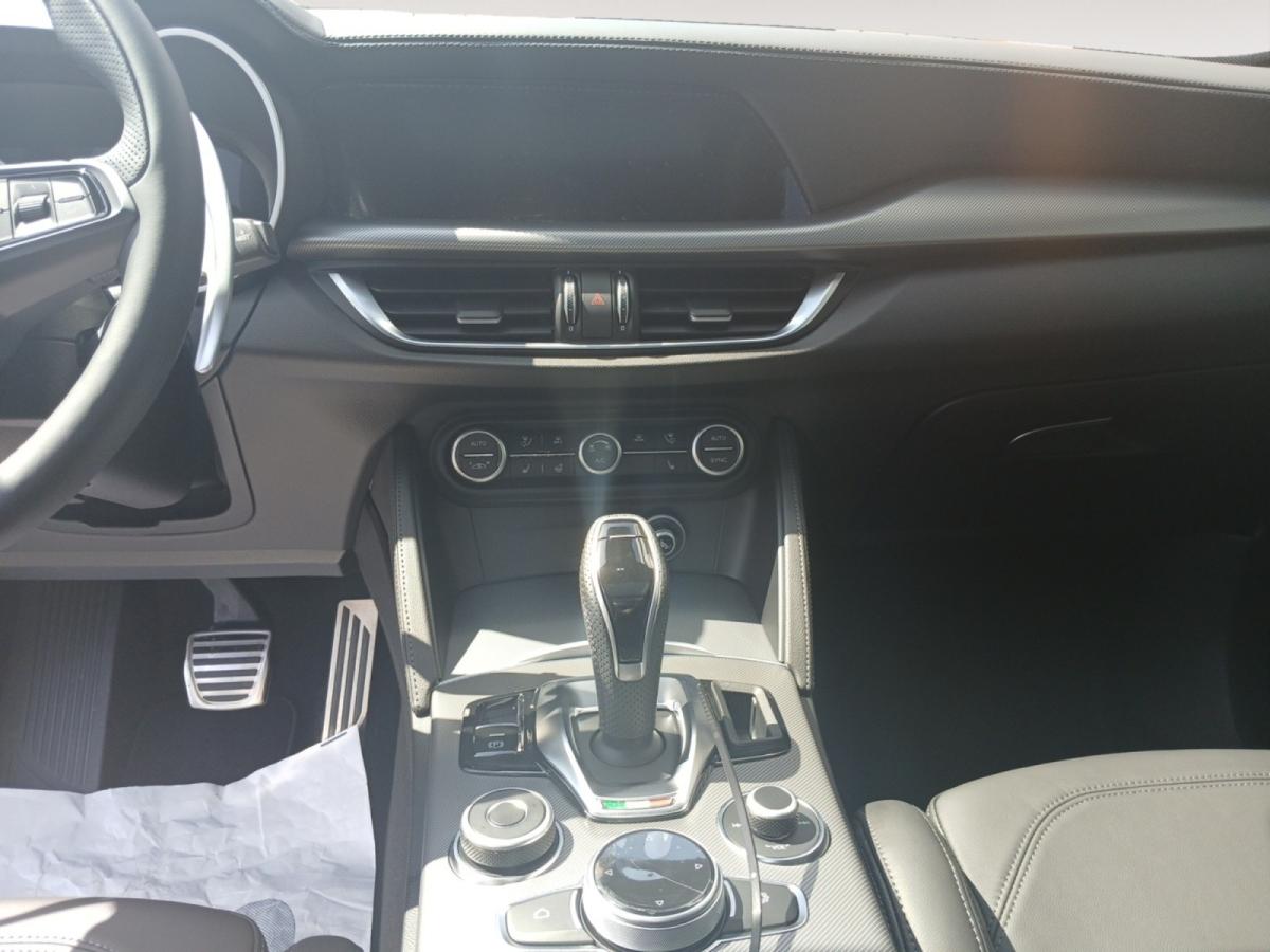 alfa-romeo-stelvio-2025-gasolina-1995cc