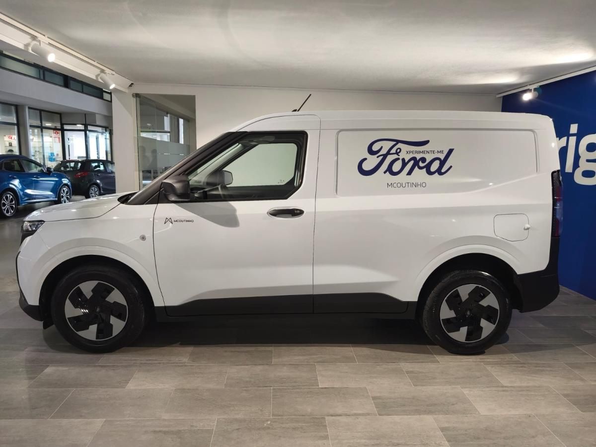 ford-tourneo-courier-2026-eletrico-500cc