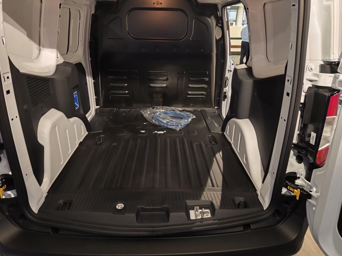 ford-tourneo-courier-2026-eletrico-500cc