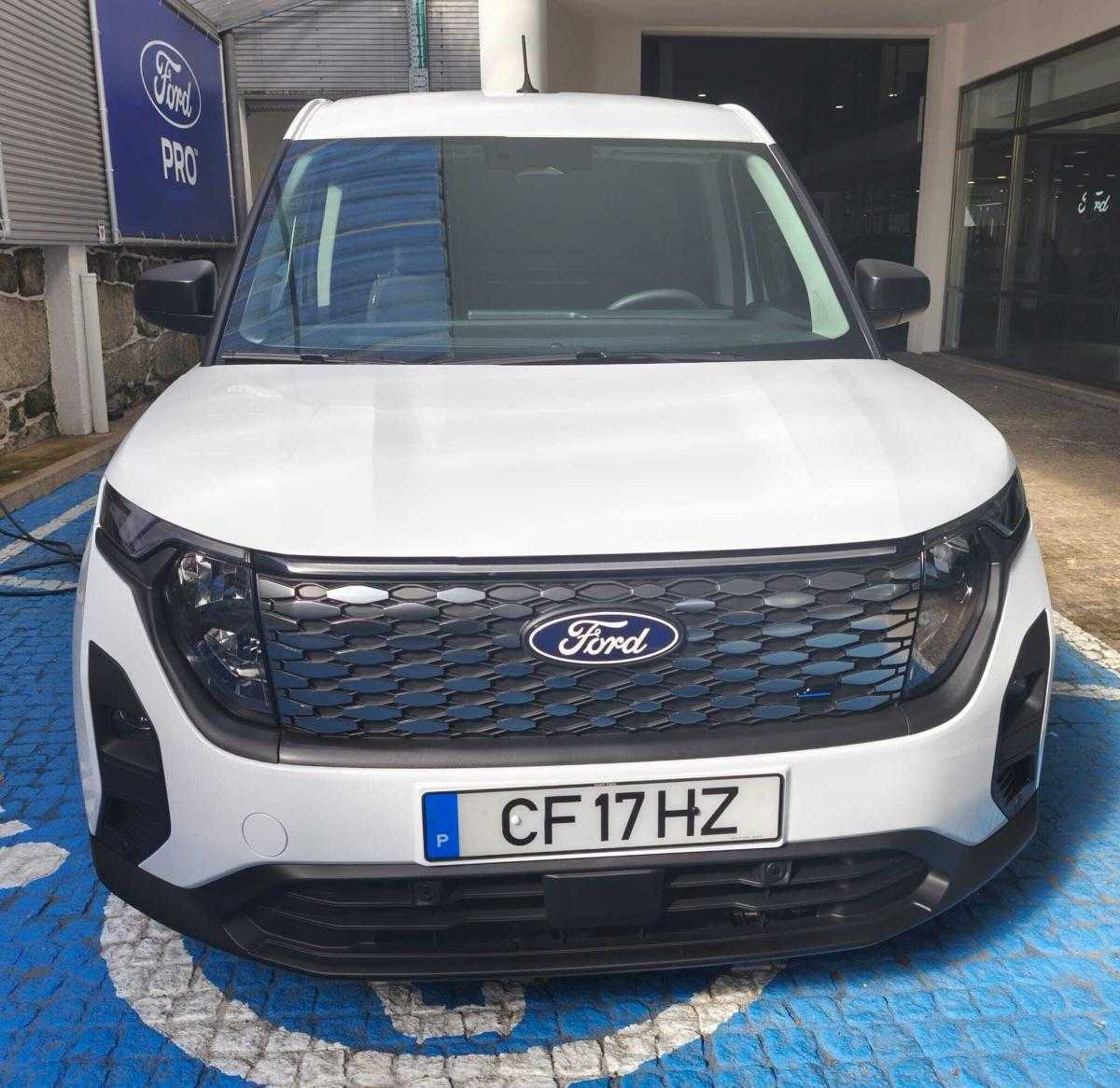 ford-tourneo-courier-2026-eletrico-500cc