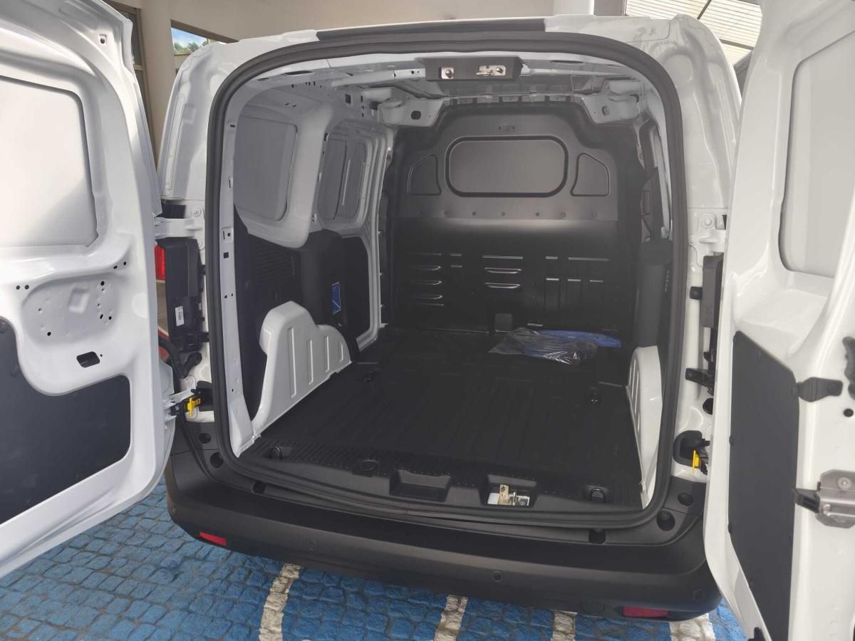 ford-tourneo-courier-2026-eletrico-500cc