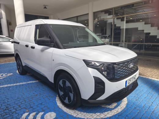 ford-tourneo-courier-2026-eletrico-500cc