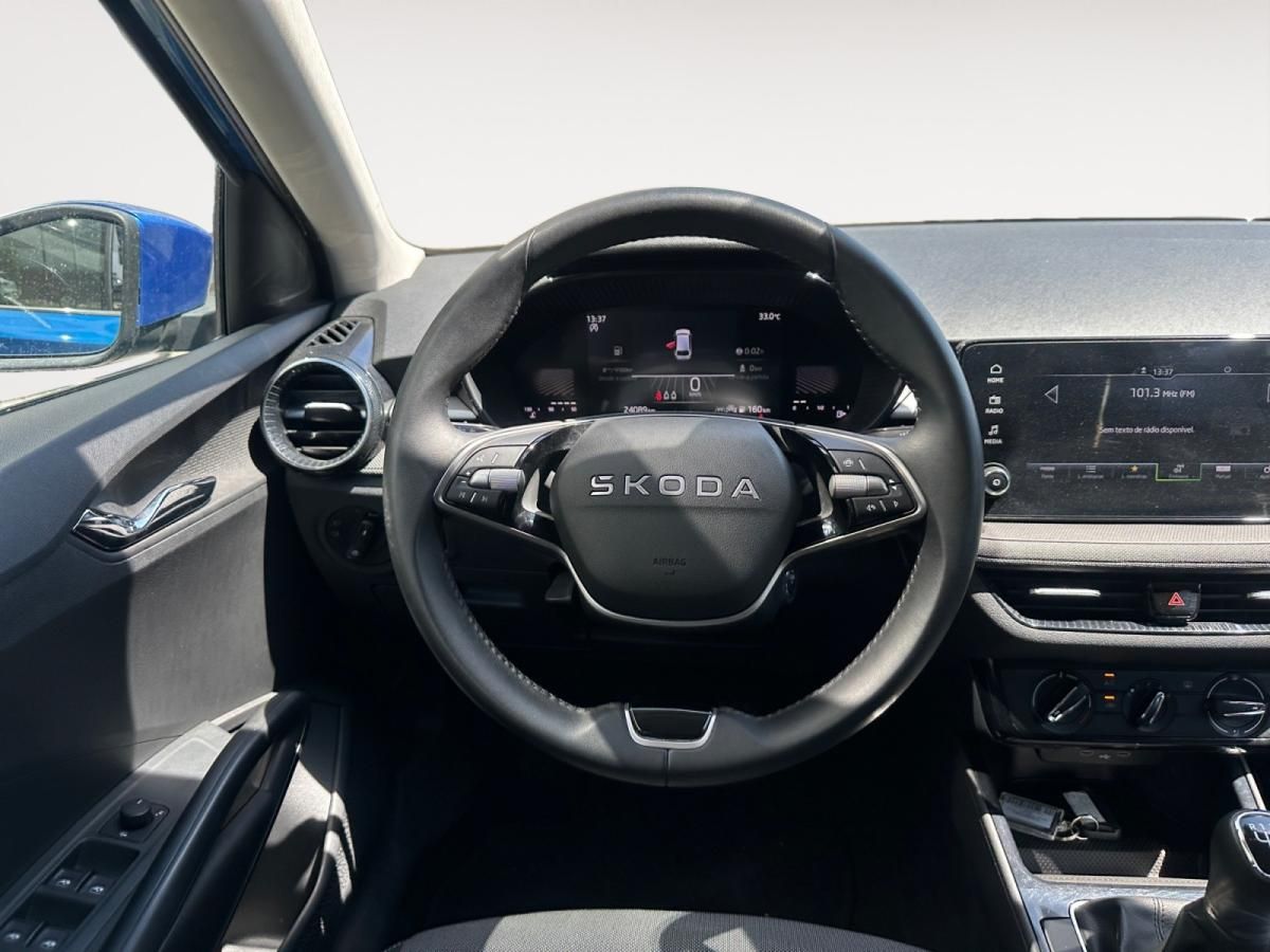 skoda-fabia-2025-gasolina-999cc
