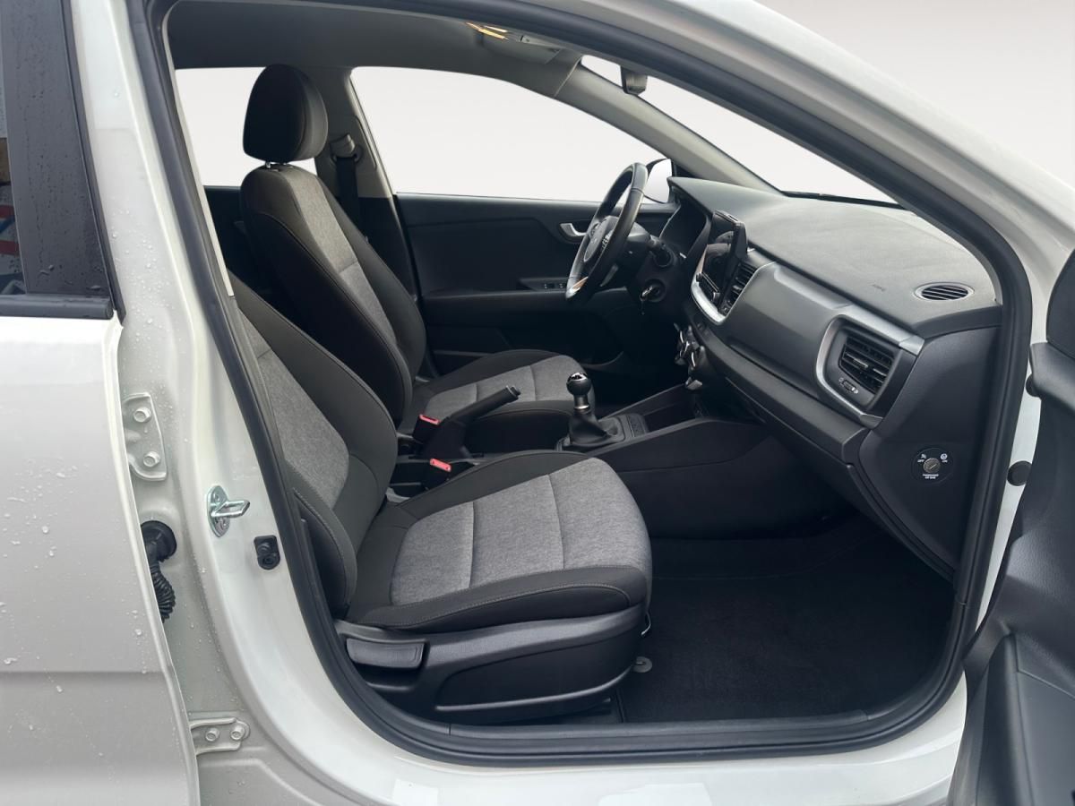 kia-stonic-2025-gasolina-1197cc