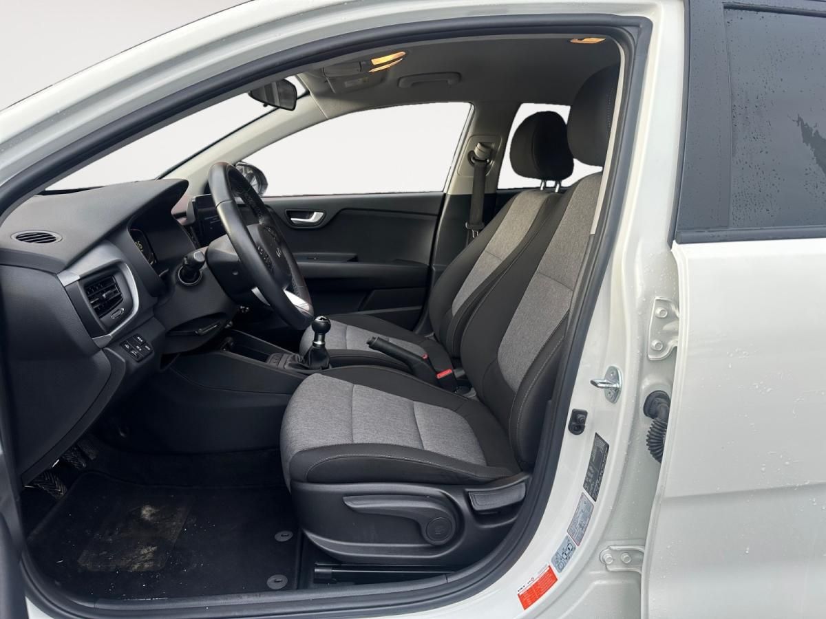 kia-stonic-2025-gasolina-1197cc