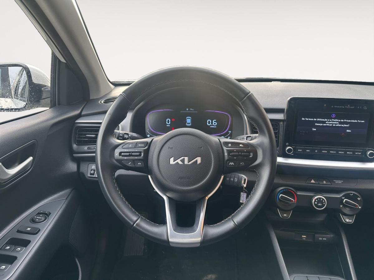 kia-stonic-2025-gasolina-1197cc