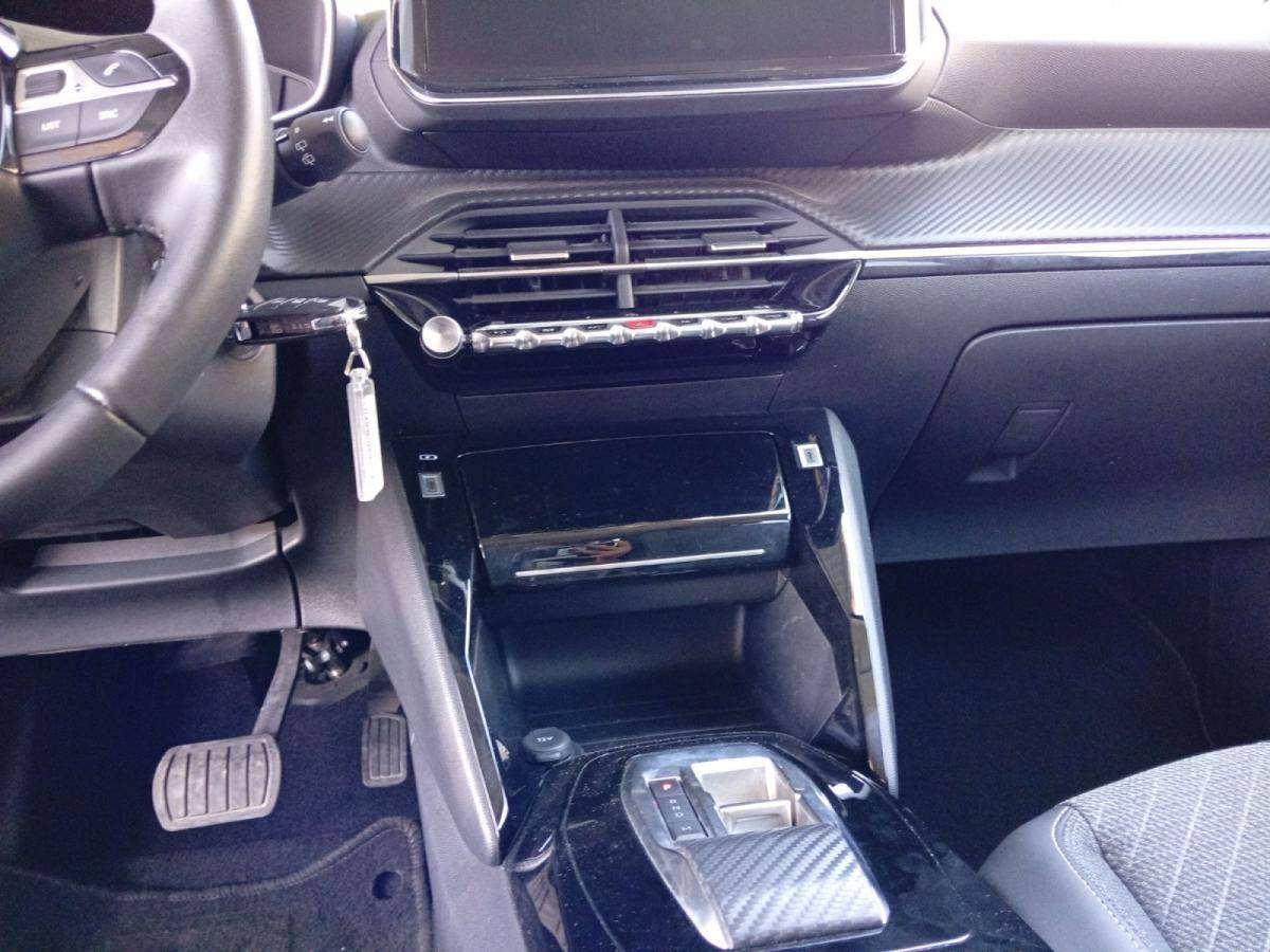 peugeot-208-2025-hibrido-a-gasolina-1199cc