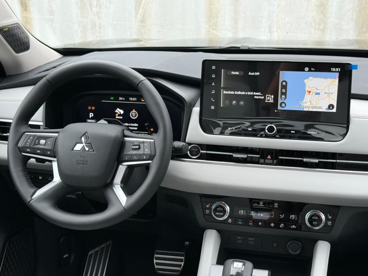 mitsubishi-outlander-2026-hibrido-a-gasolina-2360cc