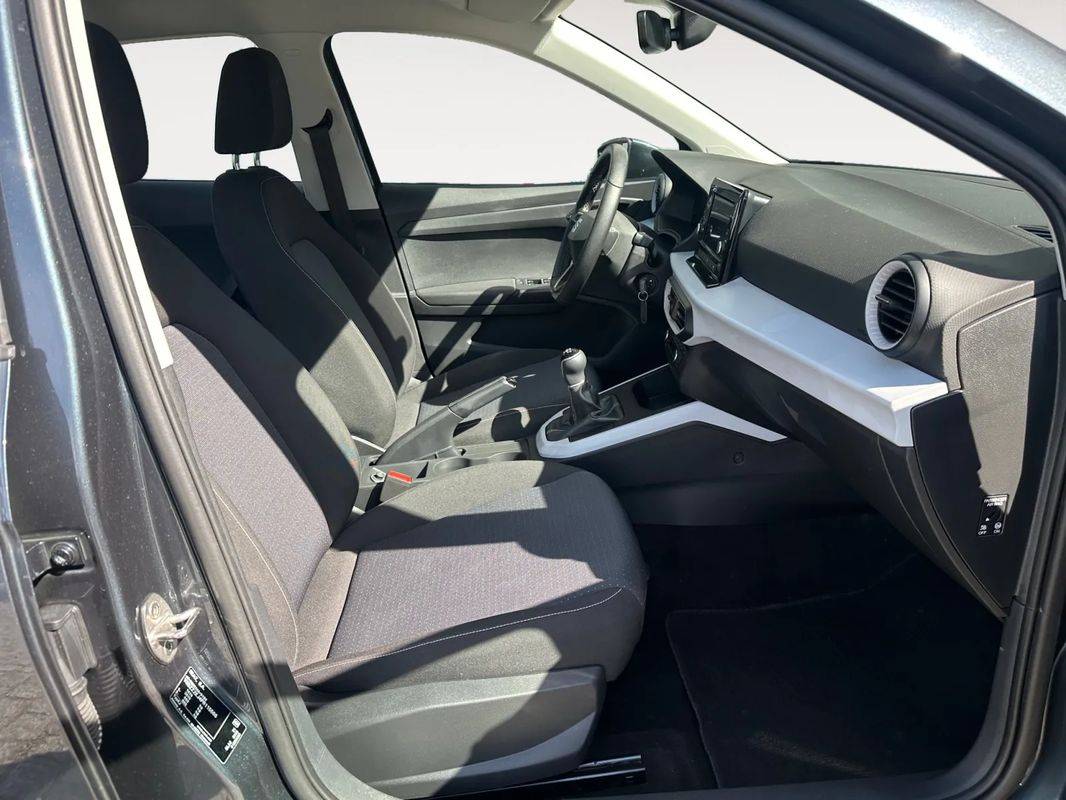 seat-arona-2023-gasolina-999cc