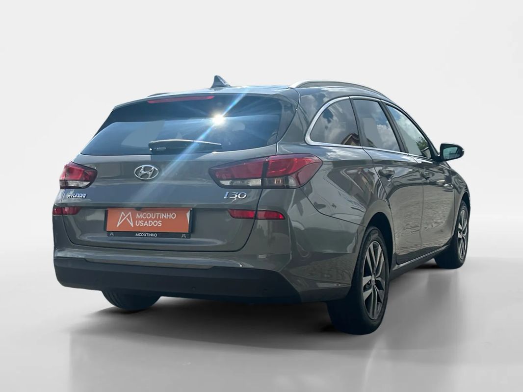 hyundai-i30-sw-2019-diesel-1598cc