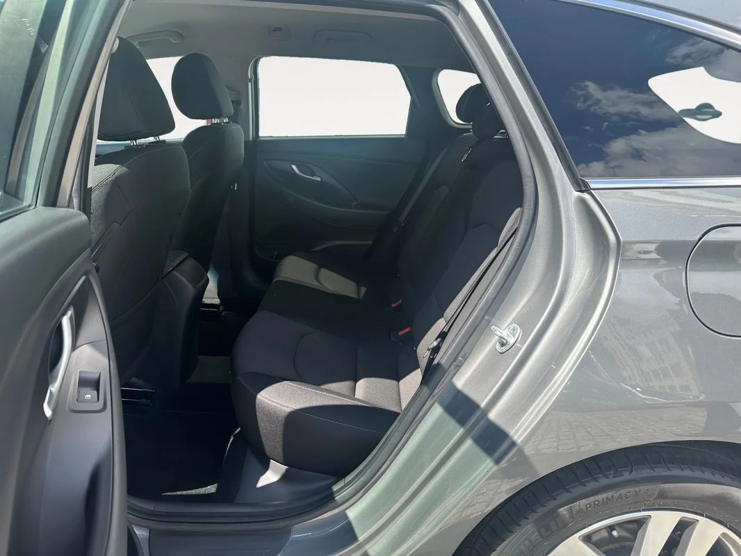 hyundai-i30-sw-2019-diesel-1598cc