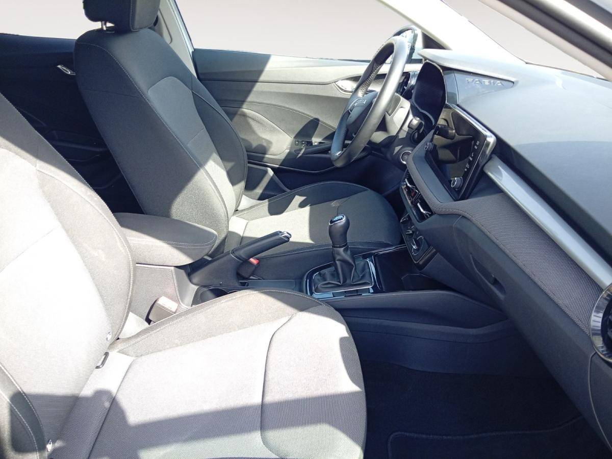 skoda-fabia-2025-gasolina-999cc