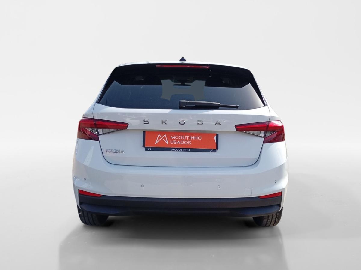skoda-fabia-2025-gasolina-999cc