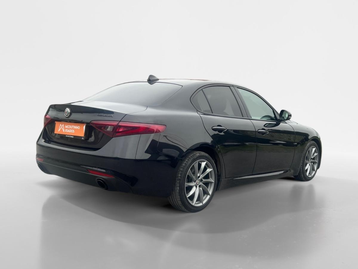 alfa-romeo-giulia-2022-diesel-2143cc