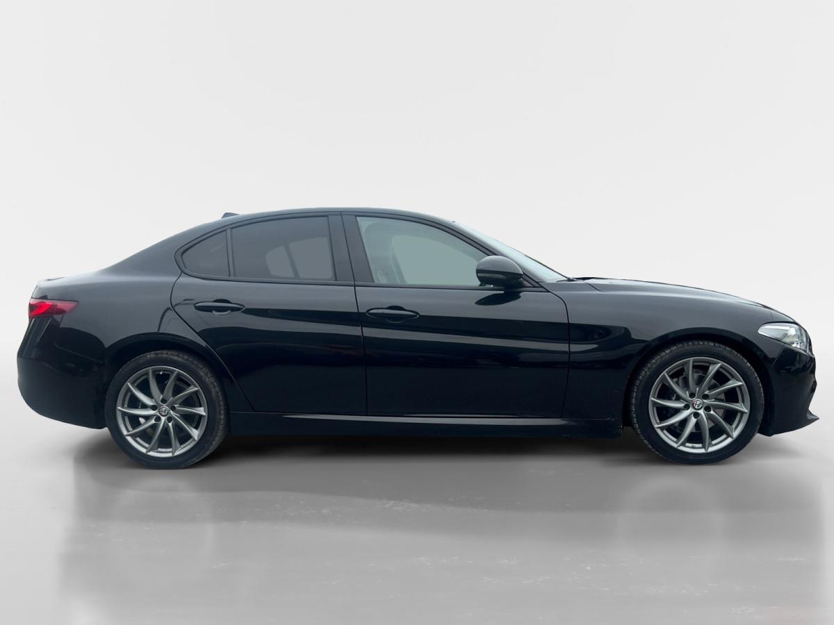 alfa-romeo-giulia-2022-diesel-2143cc