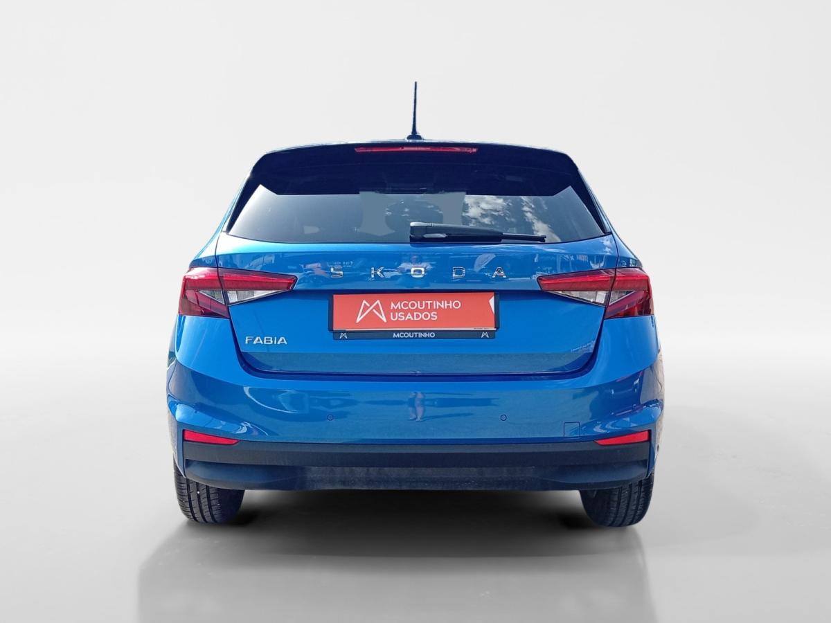 skoda-fabia-2025-gasolina-999cc