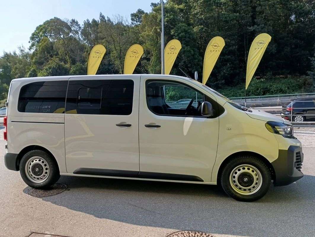 opel-vivaro-2025-diesel-1498cc