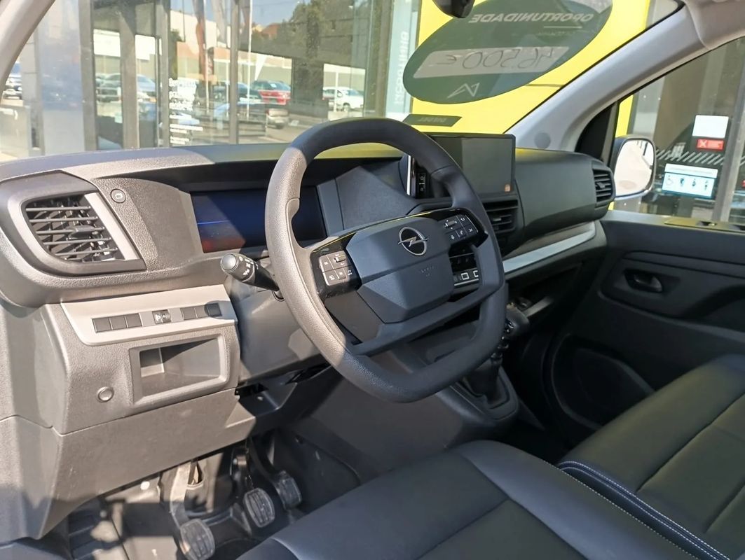 opel-vivaro-2025-diesel-1498cc