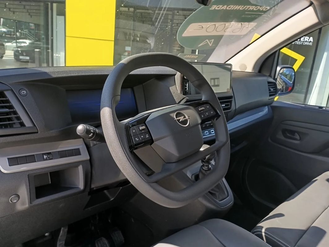 opel-vivaro-2025-diesel-1498cc