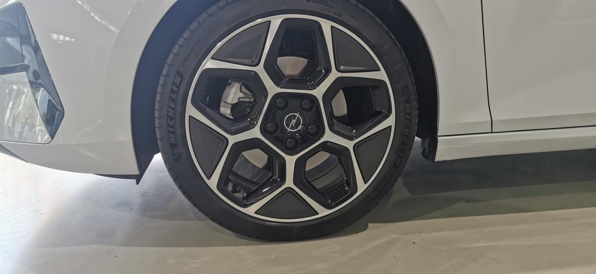 opel-astra-2026-gasolina-1199cc