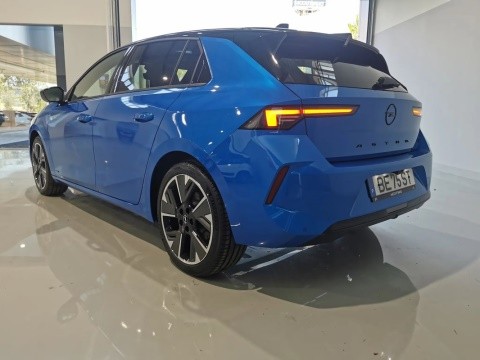 opel-astra-2023-eletrico-500cc