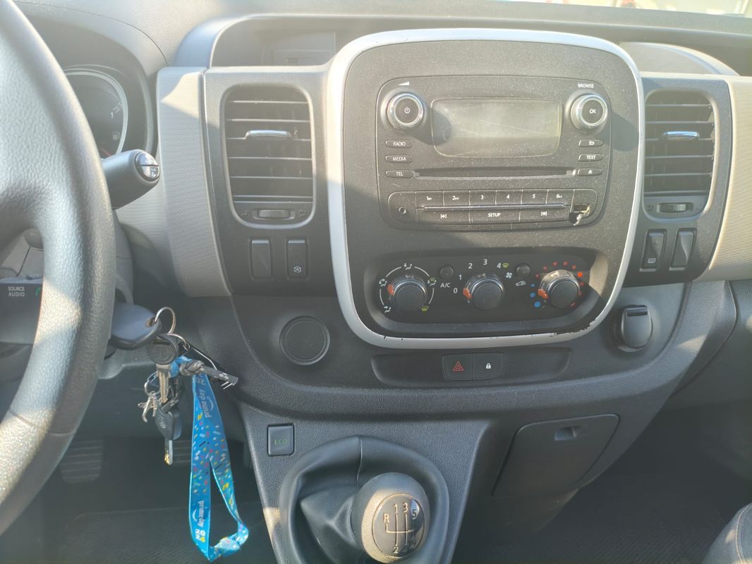 renault-trafic-2017-diesel-1598cc