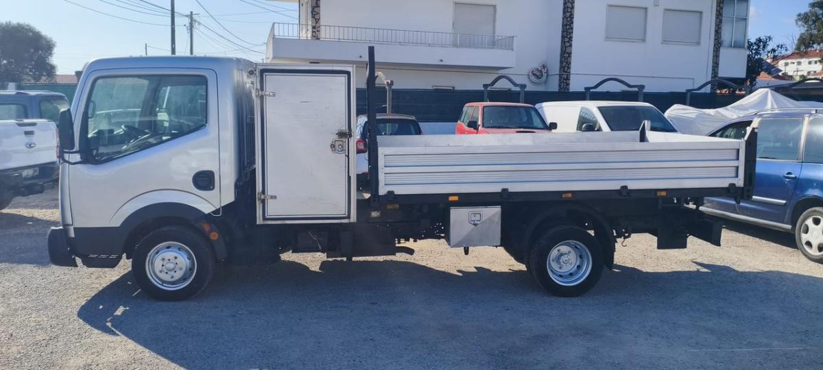 nissan-cabstar-2012-diesel-2488cc
